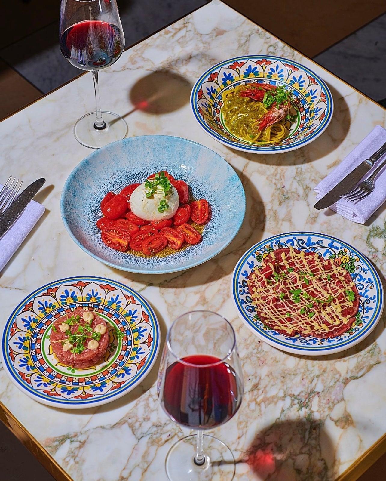 Capri Red Dinner Plate - THEHOUSEFUL